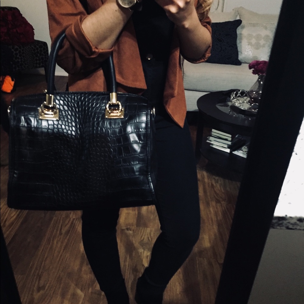🎉 S-A-L-E 🎉❣️ Crocodile Textured Handbag - Picture 5 of 7